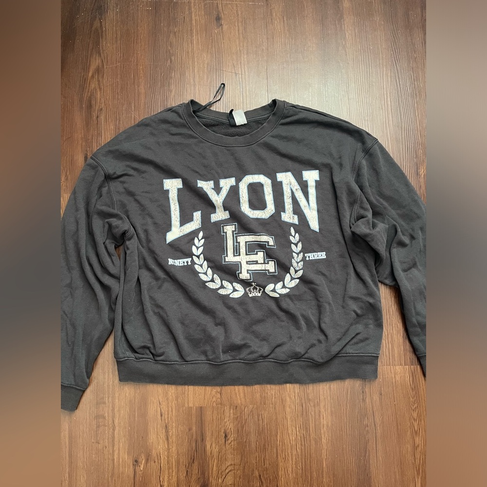 H& M Black sweater